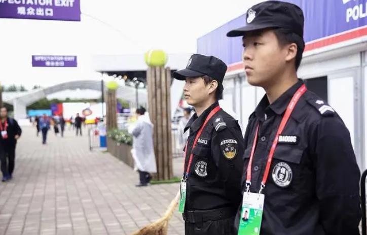 江西00后小伙做保安，吃住不花錢，每月能存4000，網(wǎng)友：活得通透